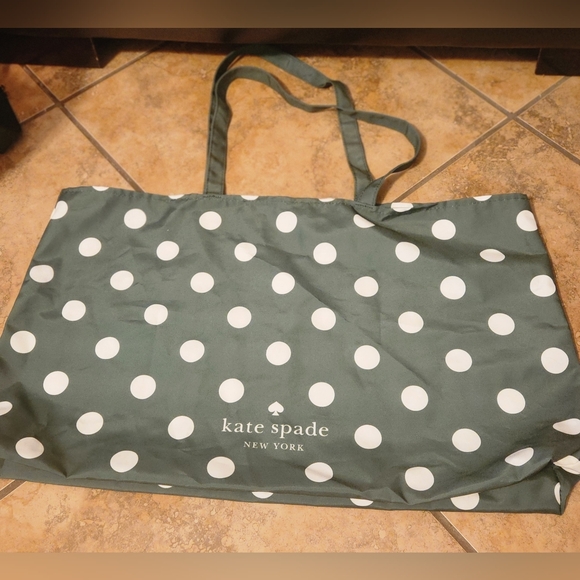 Kate Spade ♠️  Lightweight Tote - Picture 2 of 4